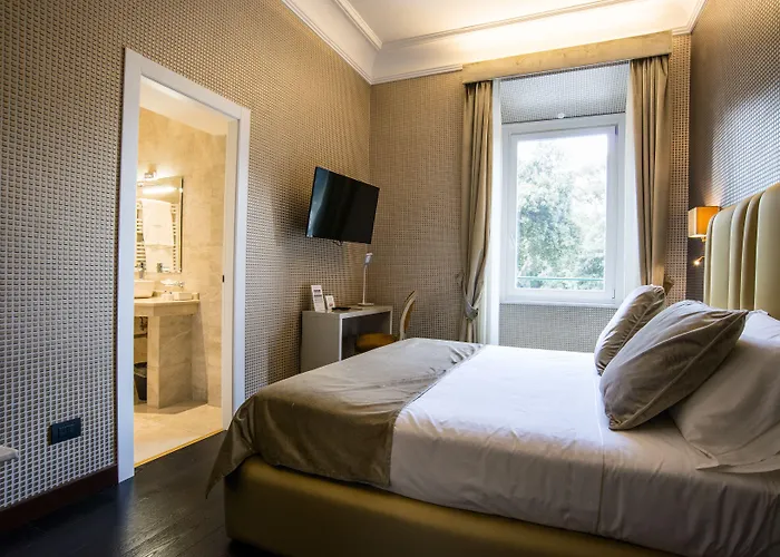 Via Veneto 3* Rome