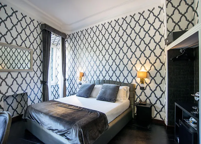Via Veneto 3* Rome